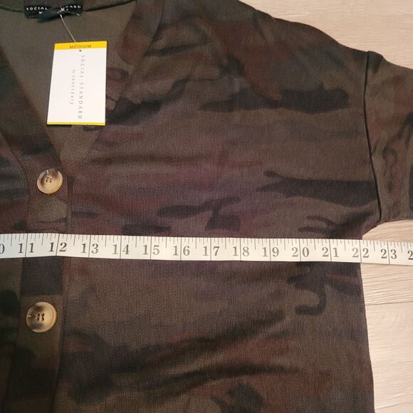 Social Standard By Sanctuary Sweater M Daytripper Camo Cardigan Thin Knit NWT - Picture 5 of 9